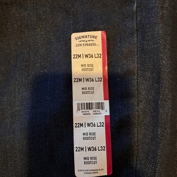 Levi women's dark wash jeans 36 x 32 bootcut NWT - Picture 3 of 6